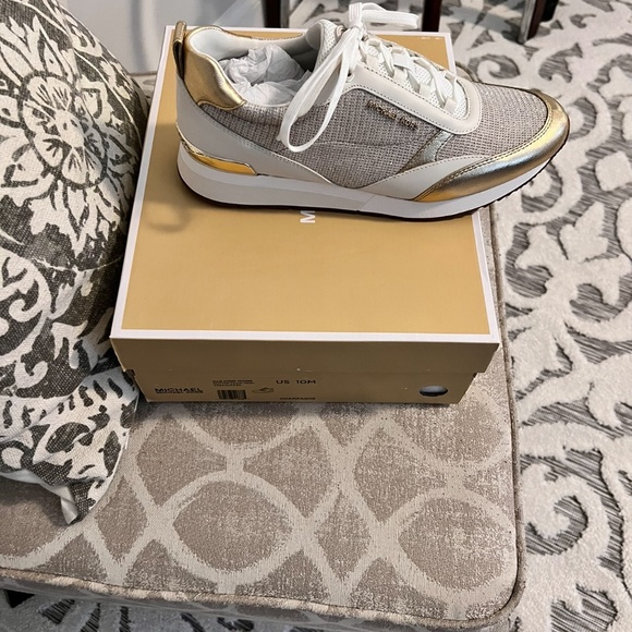 BRAND NEW MK Trainers tennis shoes - Picture 2 of 4